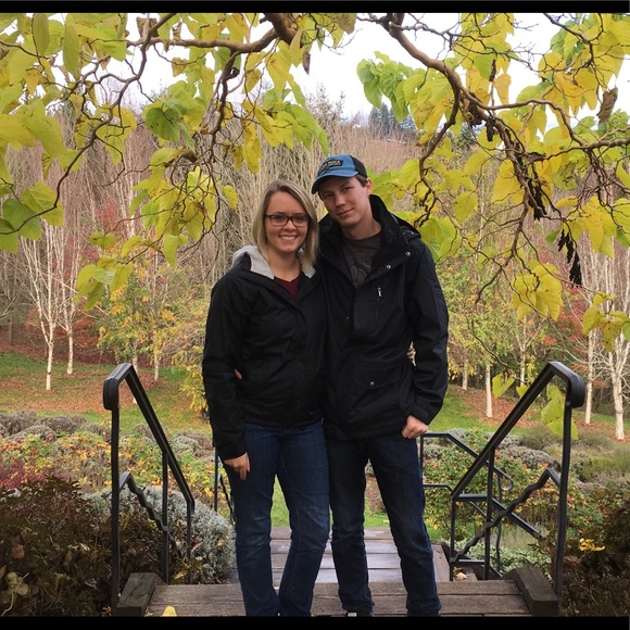 Meet your Posher, Lauren - Picture 1 of 1